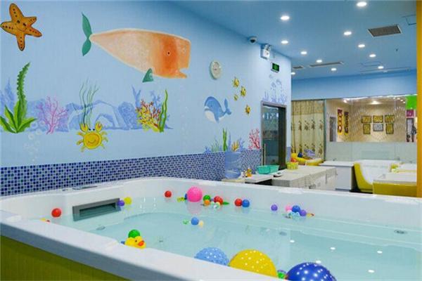 乐宝爱婴婴儿游泳馆